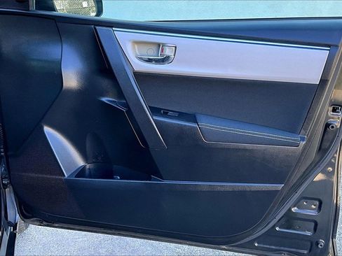 Used 2014 Toyota Corolla LE image 28