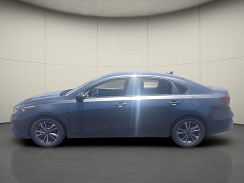 Used 2024 Kia Forte LXS FWD image 4