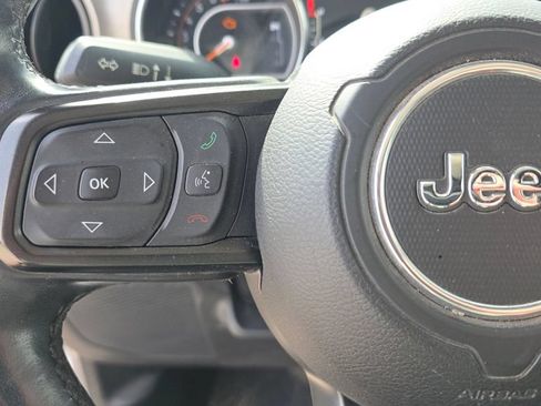 Used 2018 Jeep Wrangler Unlimited Sport S AWD/4WD image 16