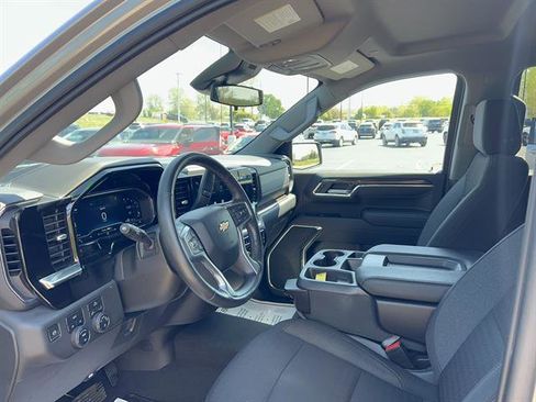Used 2023 Chevrolet Silverado 1500 LT AWD/4WD image 13