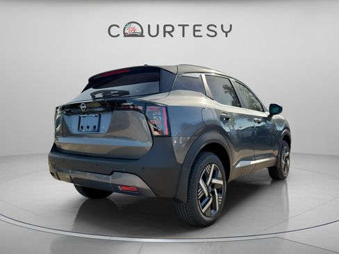 New 2026 Nissan Kicks SV image 4