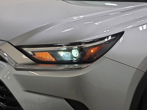 Used 2025 Toyota Grand Highlander AWD image 27