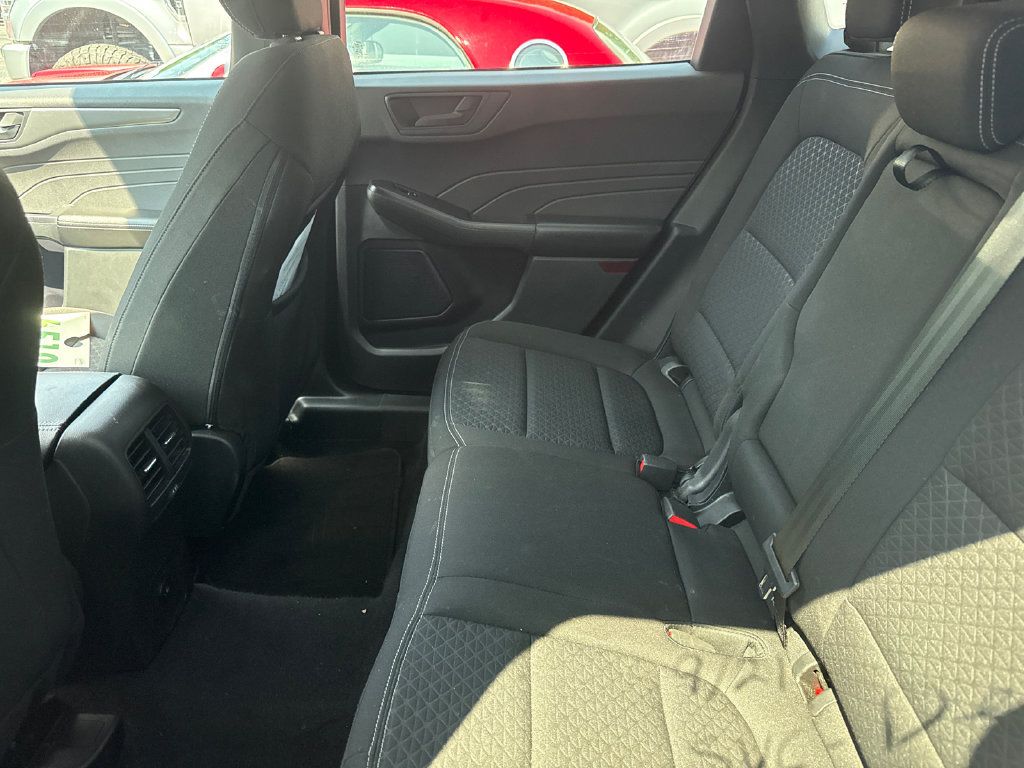 Used 2024 Ford Escape Active AWD/4WD image 9