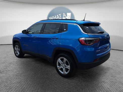 Used 2023 Jeep Compass Latitude w/ Convenience Group AWD/4WD image 6