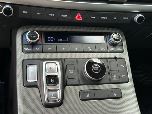 Used 2025 Hyundai Palisade SEL FWD image 17