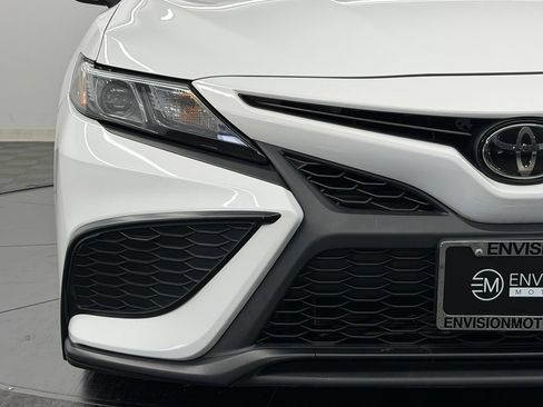 Used 2023 Toyota Camry SE w/ Convenience Package FWD image 9