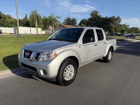 Used 2017 Nissan Frontier SV RWD image 1