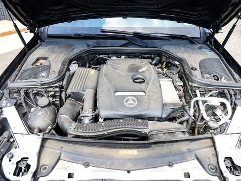 Used 2019 Mercedes-Benz E 300 4MATIC image 45