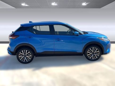 Used 2024 Nissan Kicks SV image 8