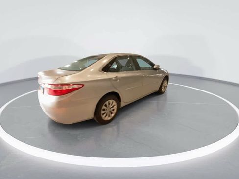 Used 2016 Toyota Camry LE FWD image 8