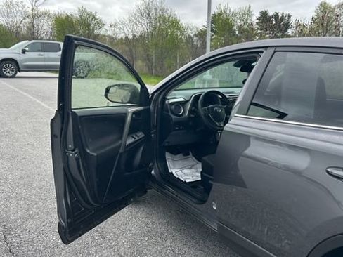 Used 2018 Toyota RAV4 LE w/ All Weather Liner Package AWD/4WD image 11