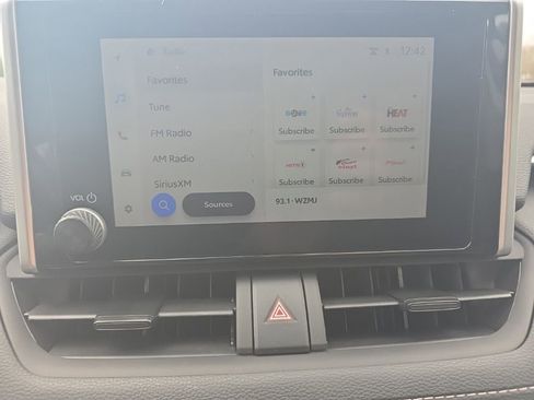 Used 2025 Toyota RAV4 LE image 28