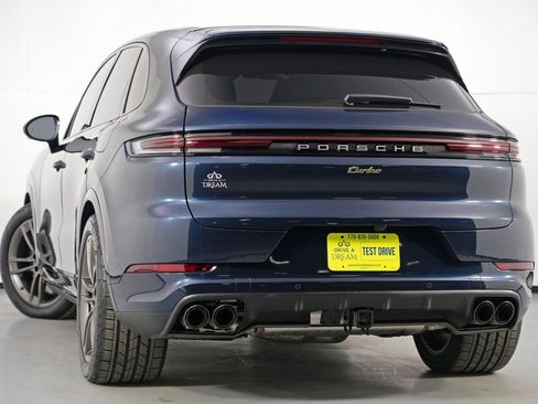 Used 2025 Porsche Cayenne Turbo image 6