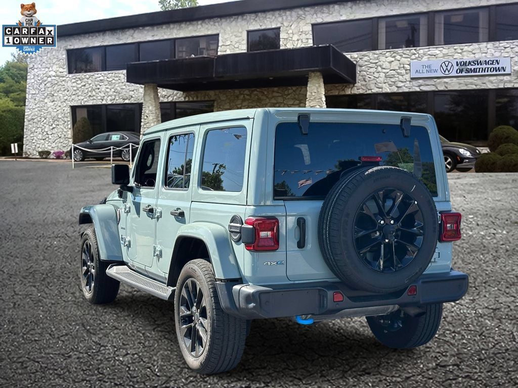 Used 2024 Jeep Wrangler Unlimited Sahara w/ Technology Group AWD/4WD image 6