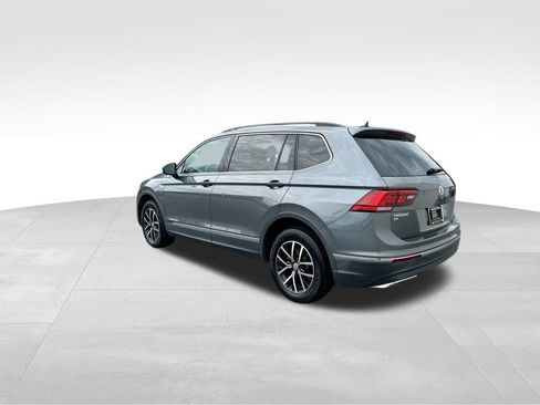 Used 2021 Volkswagen Tiguan SE w/ Panoramic Sunroof Package image 6