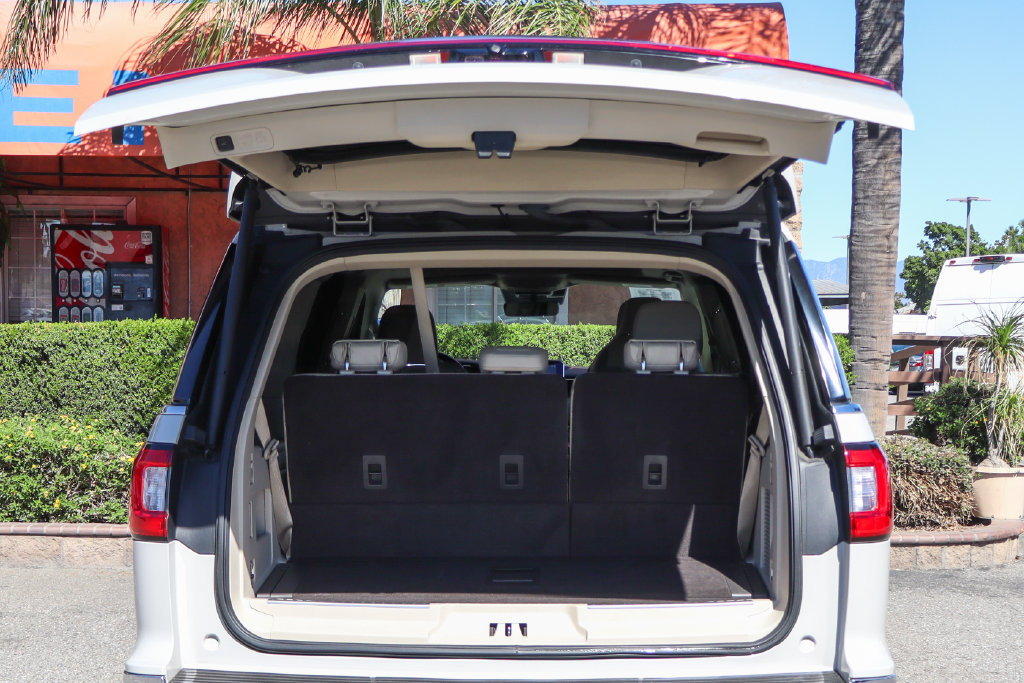 Used 2021 Lincoln Navigator Reserve AWD/4WD image 8