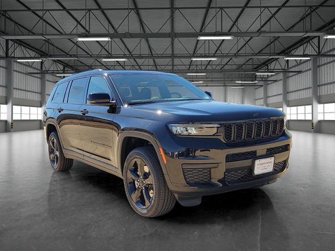 New 2025 Jeep Grand Cherokee L Laredo image 6