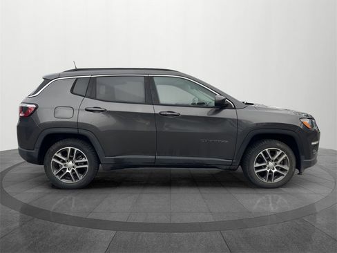 Used 2020 Jeep Compass Latitude image 6