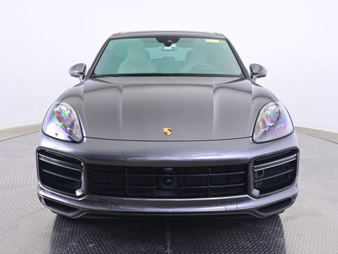 Certified 2023 Porsche Cayenne Turbo AWD/4WD image 10