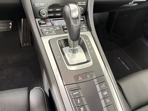 Certified 2024 Porsche 718 Cayman RWD image 17