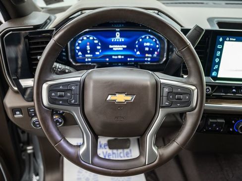 Used 2025 Chevrolet Silverado 1500 LT AWD/4WD image 31