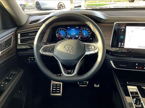 New 2026 Volkswagen Atlas SEL Premium R-Line image 4