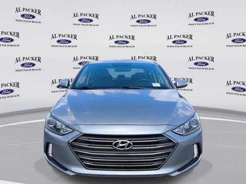 Used 2017 Hyundai Elantra Limited w/ Limited Tech Package 04 FWD image 8