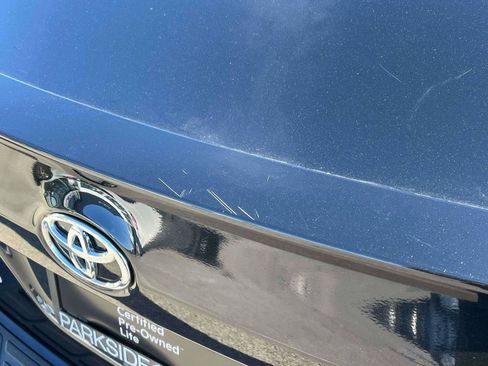 Used 2018 Toyota Corolla LE image 36