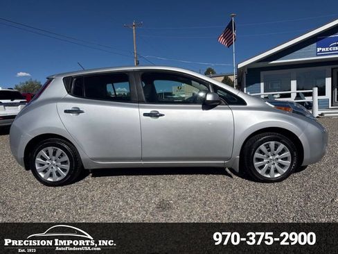 Used 2017 Nissan Leaf S w/ Charge Package FWD image 3