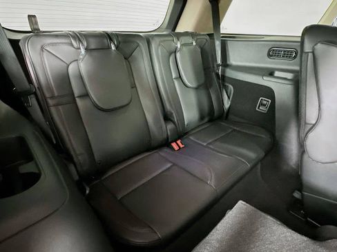 Used 2023 Lincoln Aviator Grand Touring w/ Elements Package Plus image 8