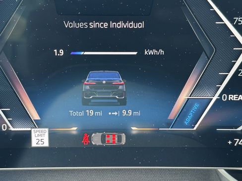 Used 2025 BMW i7 xDrive60 w/ M Sport Package RWD image 21