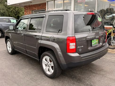 Used 2014 Jeep Patriot Latitude AWD/4WD image 2