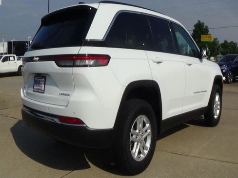 Used 2023 Jeep Grand Cherokee L Laredo image 6