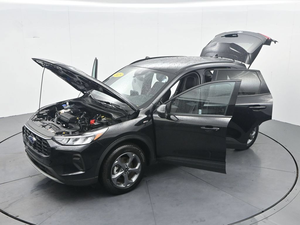 Used 2025 Ford Escape ST-Line AWD/4WD image 40