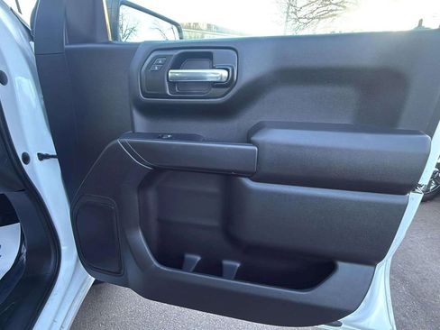 Used 2022 Chevrolet Silverado 1500 Custom w/ Safety Confidence Package image 15