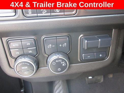Used 2022 Chevrolet Tahoe Z71 w/ Z71 Off-Road Package AWD/4WD image 21