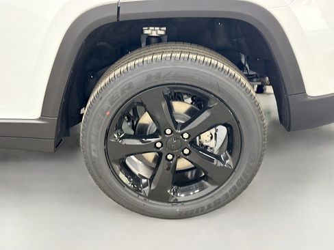 New 2025 Jeep Grand Cherokee Altitude image 47