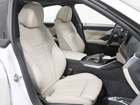 Used 2022 BMW i4 eDrive40 w/ M Sport Package image 27