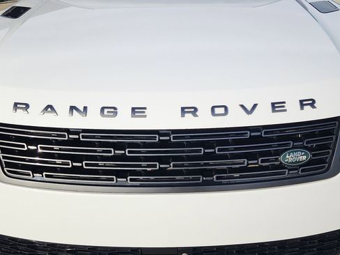 Used 2023 Land Rover Range Rover Sport SE Dynamic image 30