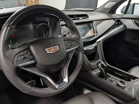 Used 2024 Cadillac XT6 Sport image 19