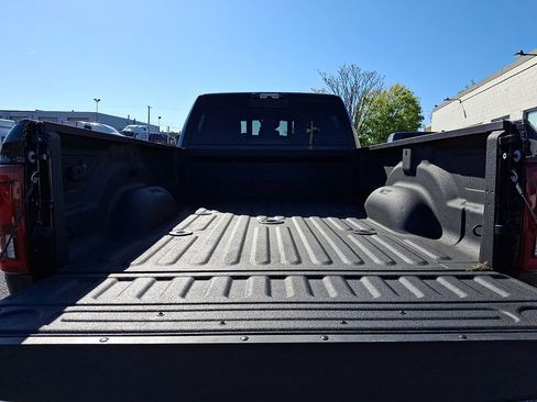 Used 2025 RAM 2500 Laramie AWD/4WD image 36