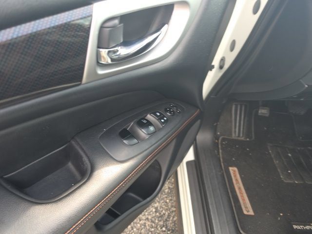 Used 2020 Nissan Pathfinder SV w/ Rock Creek Edition FWD image 10