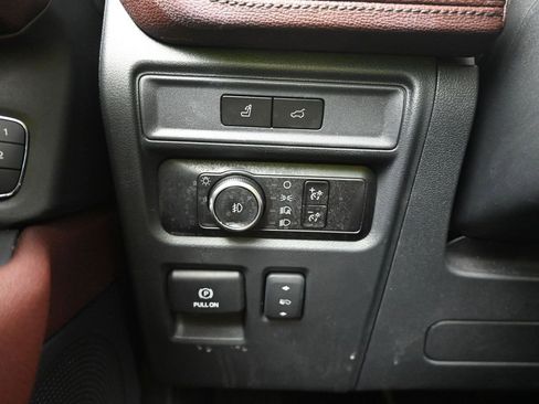 Used 2023 Ford Expedition Limited image 17