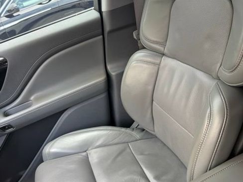 Used 2020 Lincoln Aviator Reserve w/ Equipment Group 202A AWD/4WD image 5