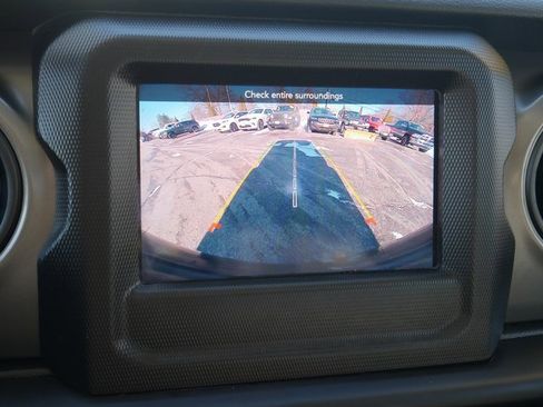 Used 2022 Jeep Wrangler Unlimited Sport image 18