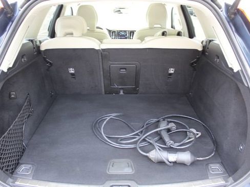 Used 2024 Volvo XC60 T8 Plus w/ Climate Package AWD/4WD image 5