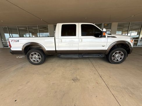 Used 2015 Ford F250 King Ranch w/ FX4 Off-Road Package AWD/4WD image 8