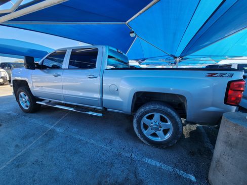 Used 2018 Chevrolet Silverado 2500 LT w/ LT Fleet Convenience Package image 3
