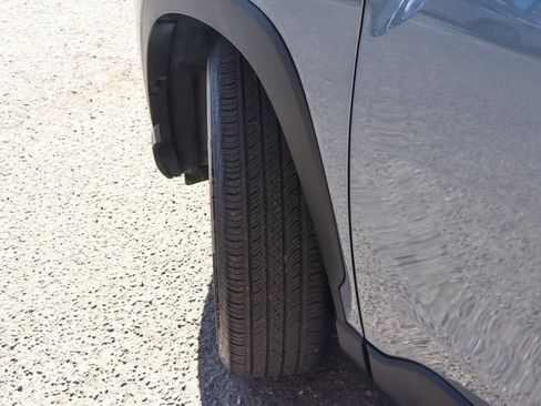 Used 2022 Toyota Corolla Cross L image 42