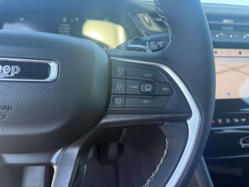 New 2026 Jeep Grand Cherokee Altitude image 17